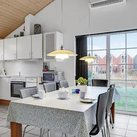 3 Bedroom Beautiful In * Nørre Nebel