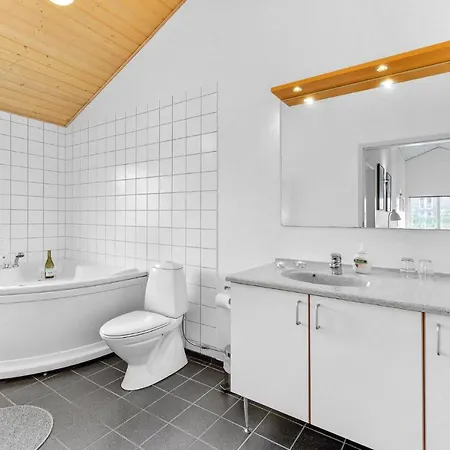 Casa vacanze 3 Bedroom Beautiful In Nørre Nebel